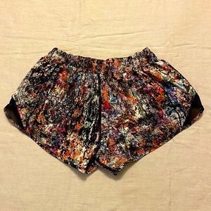 Lululemon Hotty Hot Short 2.5”
